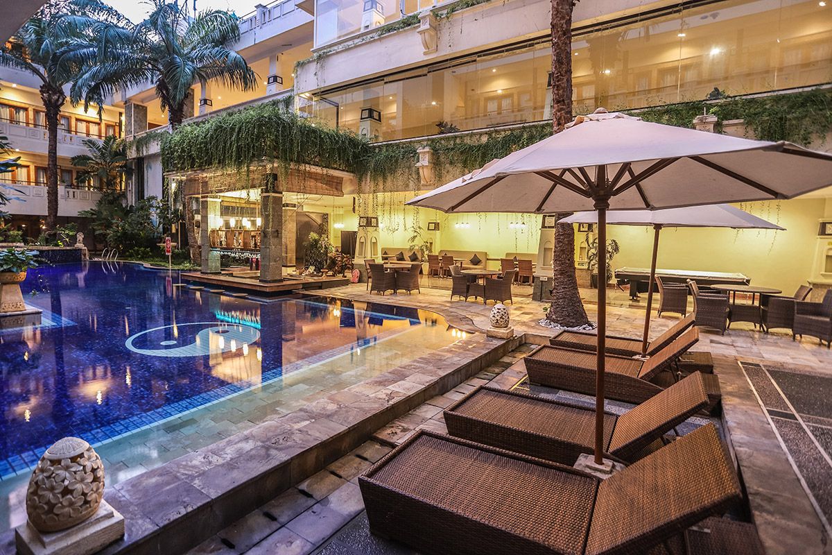 Famous Hotel Kuta фото 6