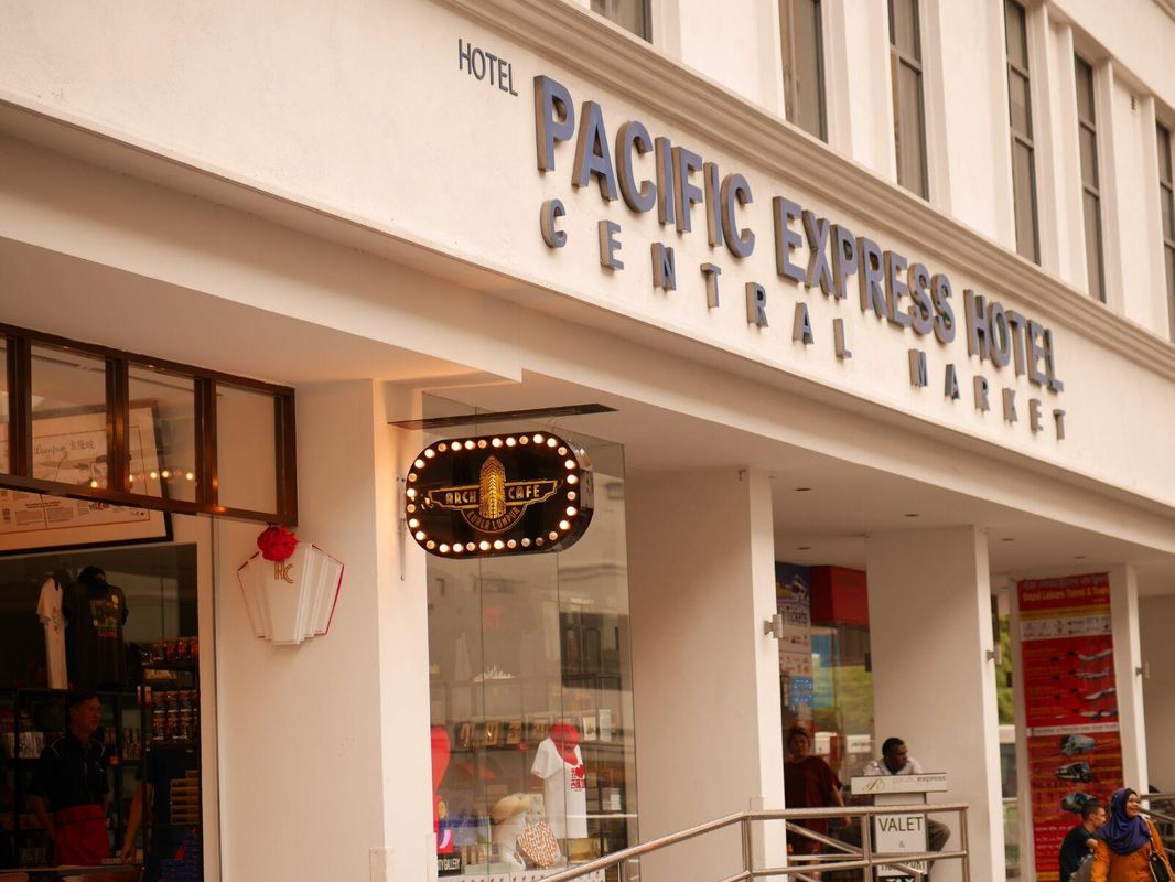 Pacific Express Central Market фото 16