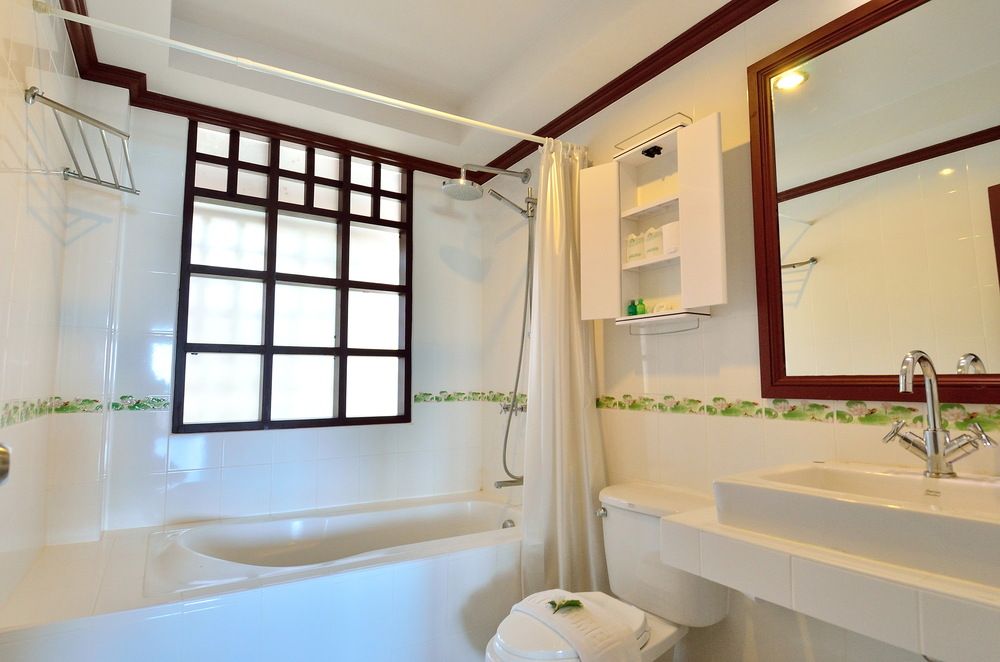 First Bungalow Beach Resort фото 49