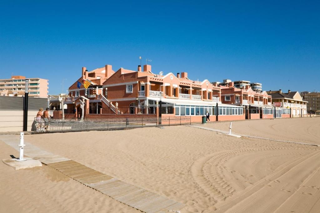 Lloyds Beach Club фото 6