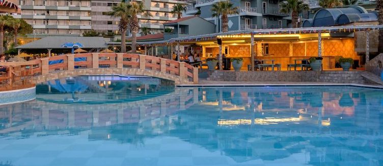 Фото отеля Eri Beach & Village Hotel