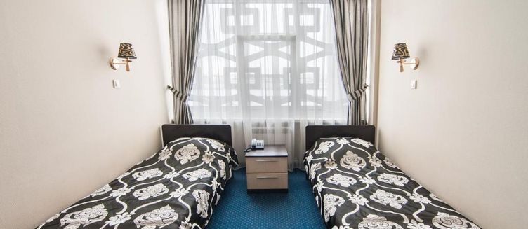 Фото отеля Express Hotel & Hostel