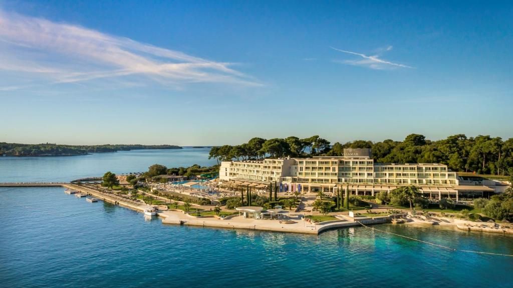 Valamar Isabella Island Resort фото 0