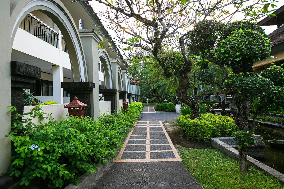 Legian Paradiso Hotel фото 1