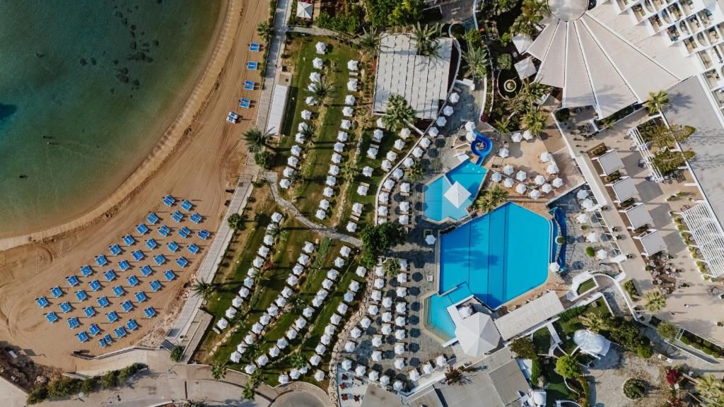 Golden Coast Beach Hotel фото 32