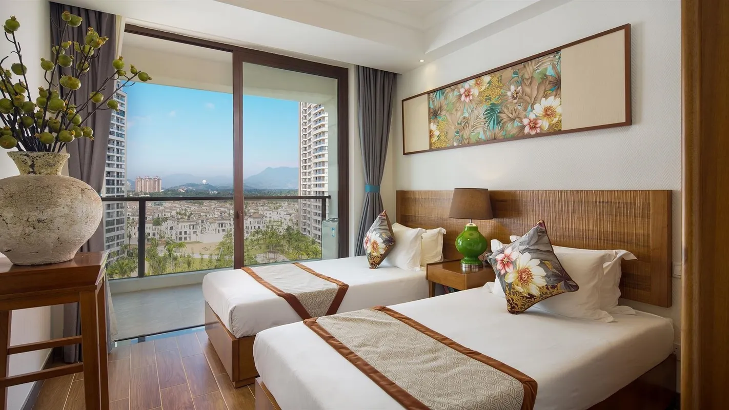 Aloha Oceanfront Suite Resort фото 3
