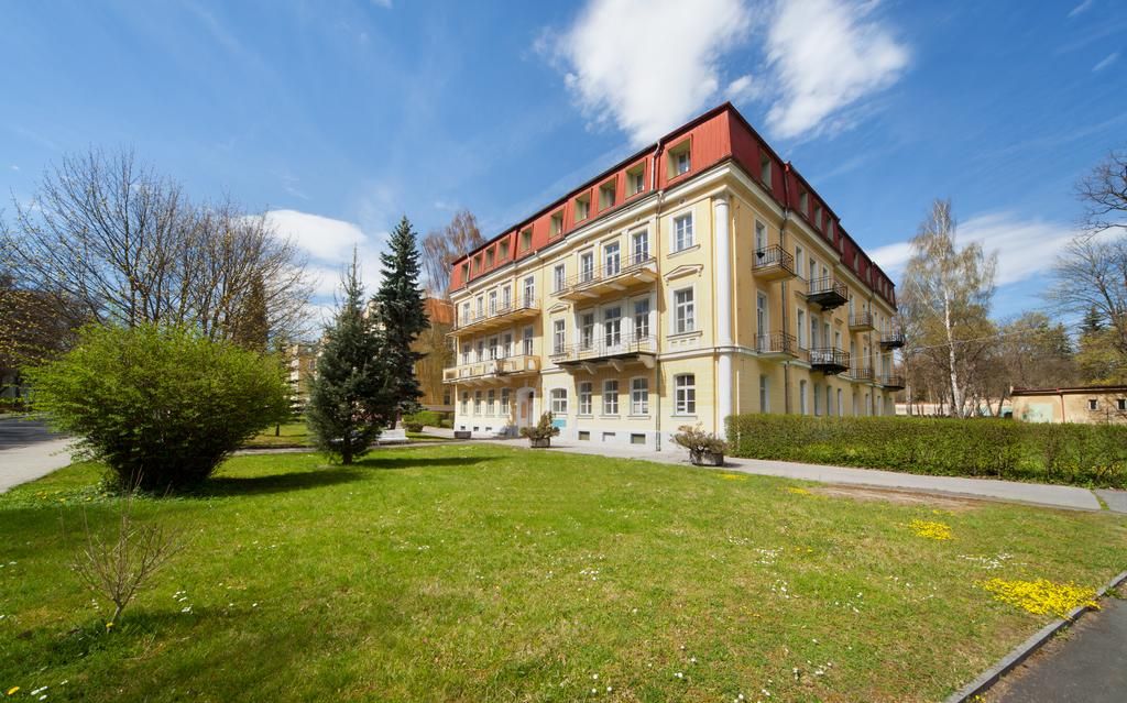 Hotel Jesenius фото 1