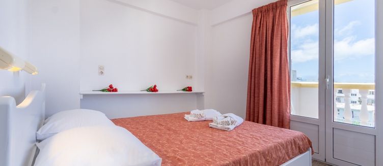 Фото отеля Irini Apartments