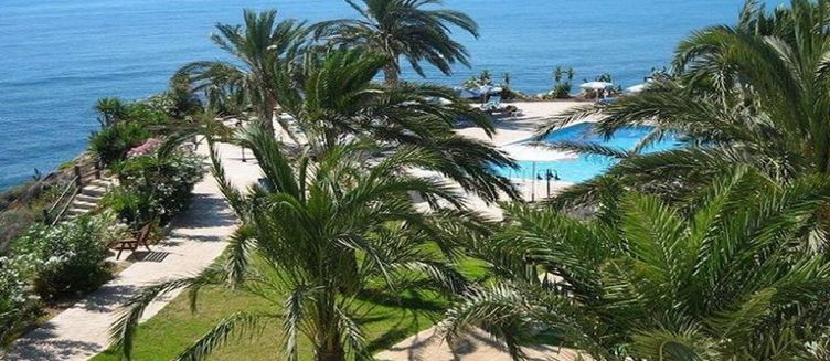 Фото отеля Vrachia Beach Hotel & Suites