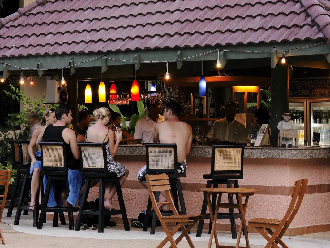 Thara Patong Beach Resort & Spa фото 5