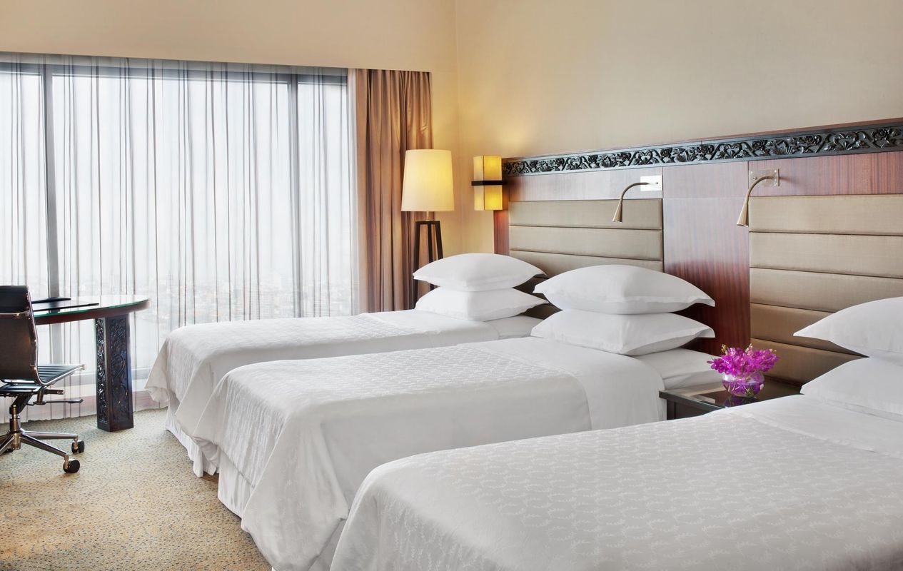 Royal Orchid Sheraton Hotel & Towers фото 22