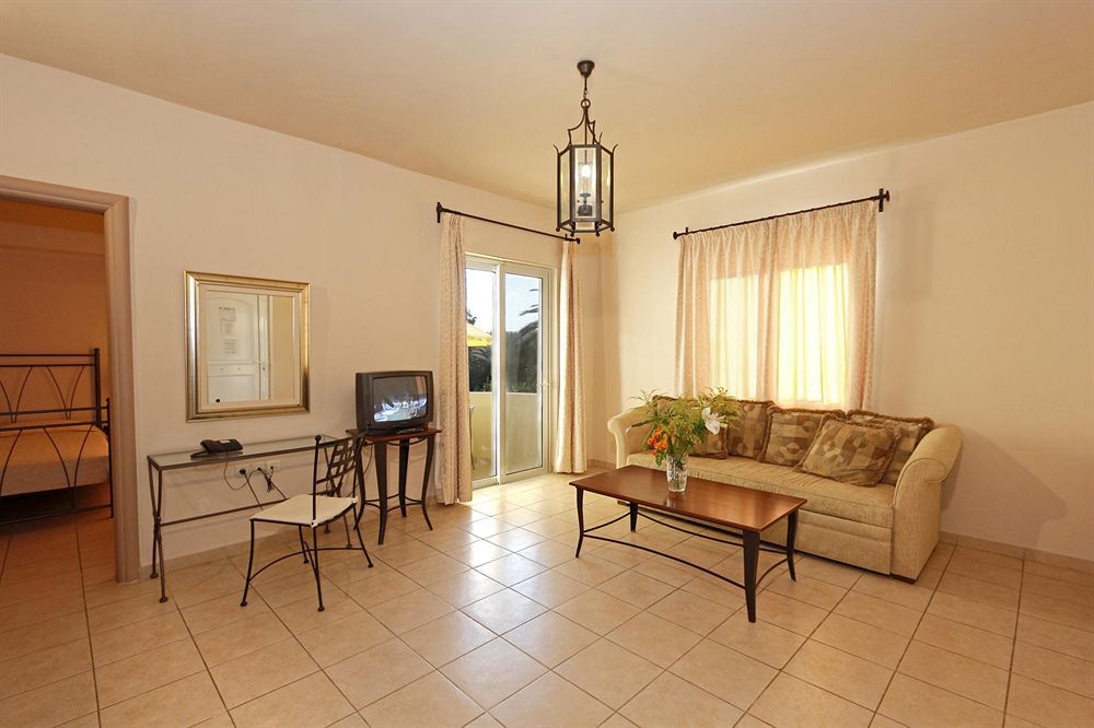 Lambrinos Suites фото 24