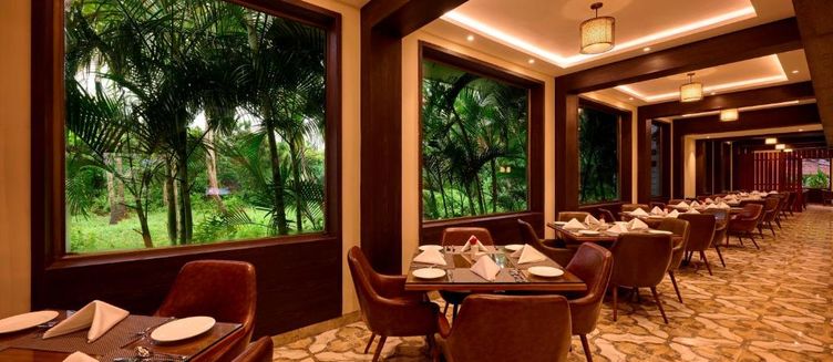 Фото отеля Sea Breeze Sarovar Portico