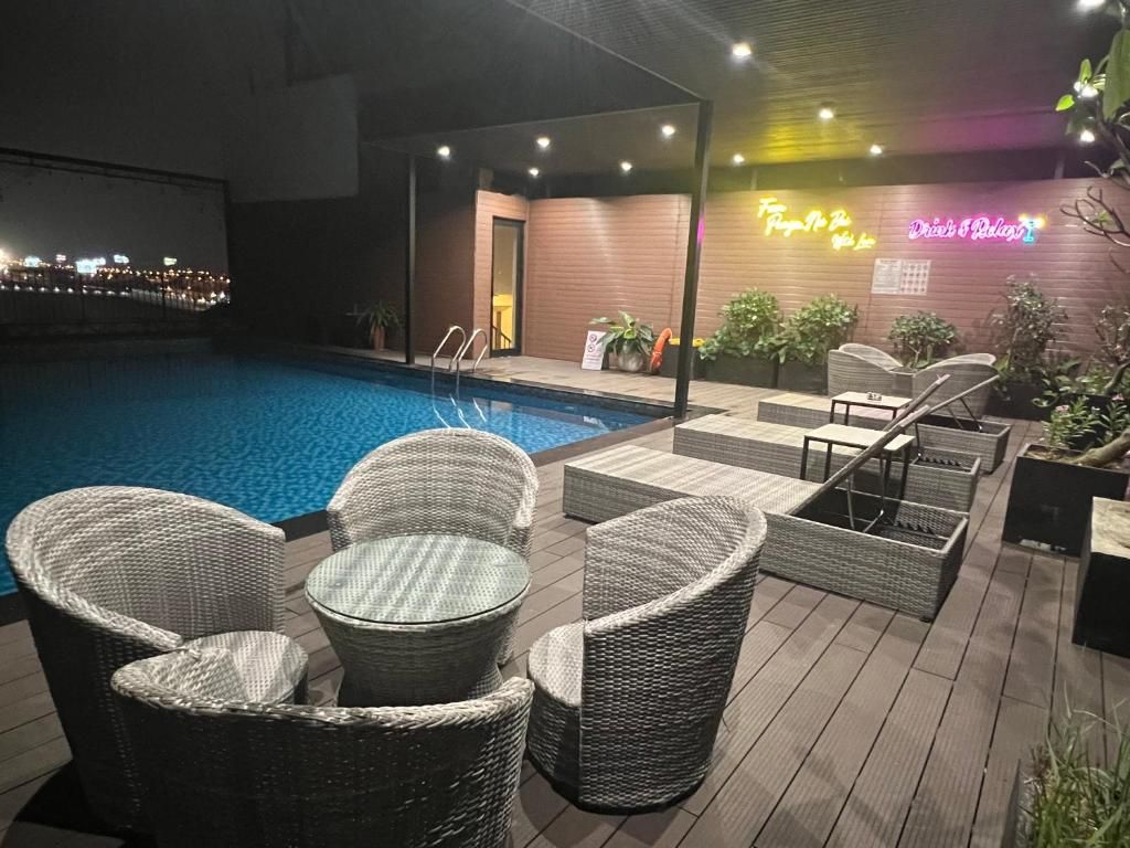 Paragon Noi Bai Hotel & Pool фото 20