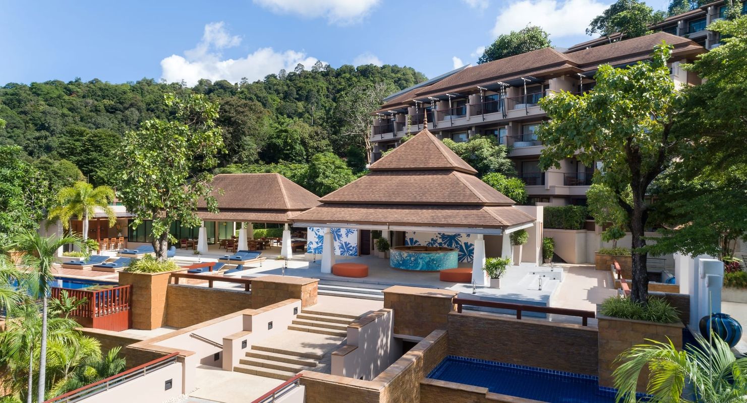Avani Ao Nang Cliff Krabi Resort фото 1