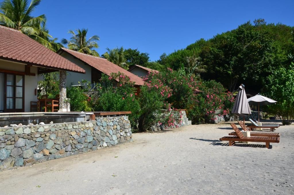 Cocotinos Sekotong, a Boutique Beach Resort & Spa фото 79