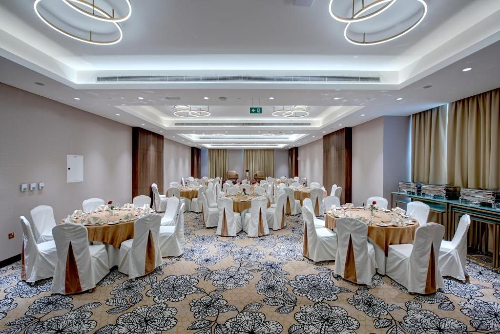 The S Hotel Al Barsha фото 100