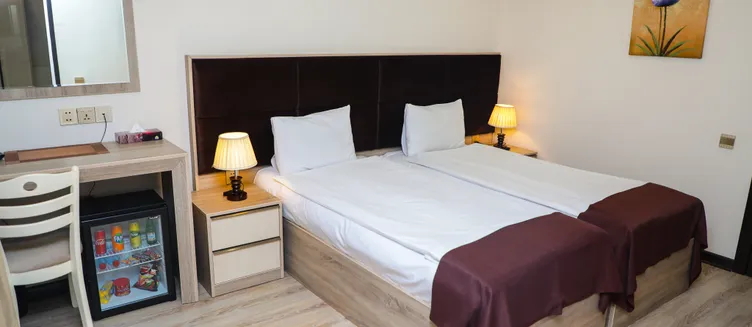 Фото отеля Deluxe City Hotel