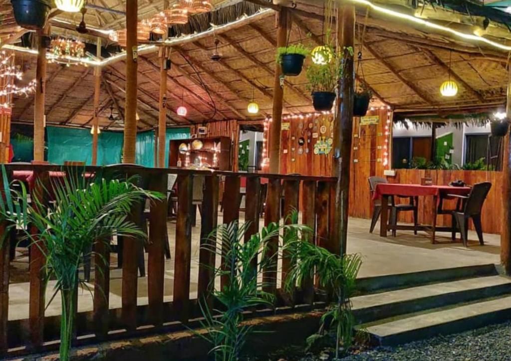 Yogi Tree Beach Resort And Cafe фото 23