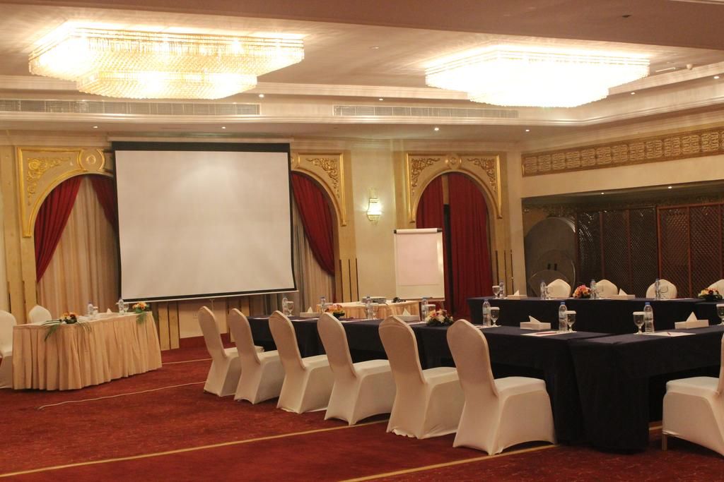 Grand Excelsior Hotel Sharjah фото 32