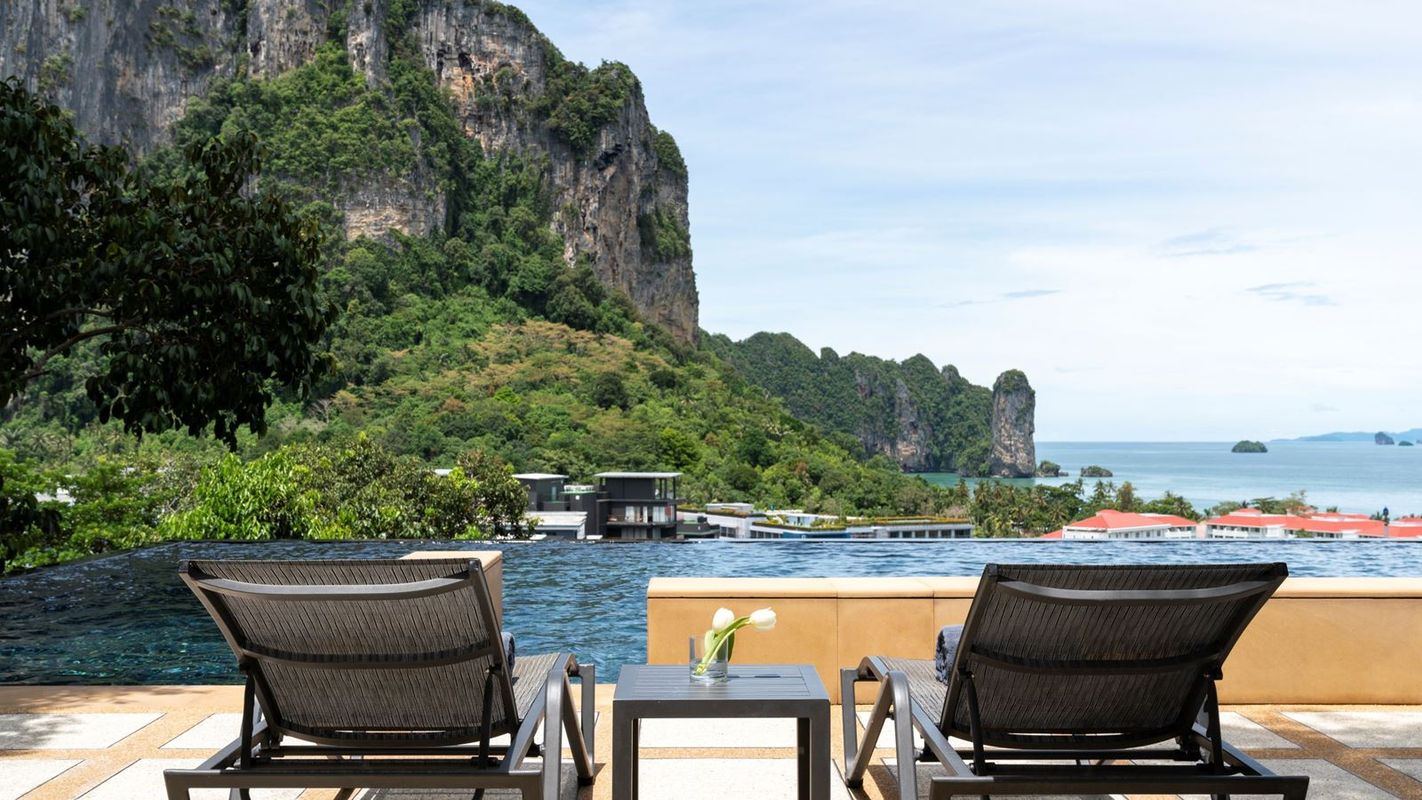 Avani Ao Nang Cliff Krabi Resort фото 9