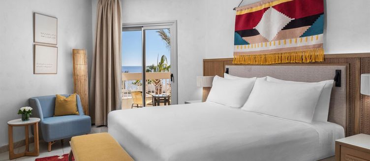Фото отеля DoubleTree by Hilton Sharks Bay Beach Side