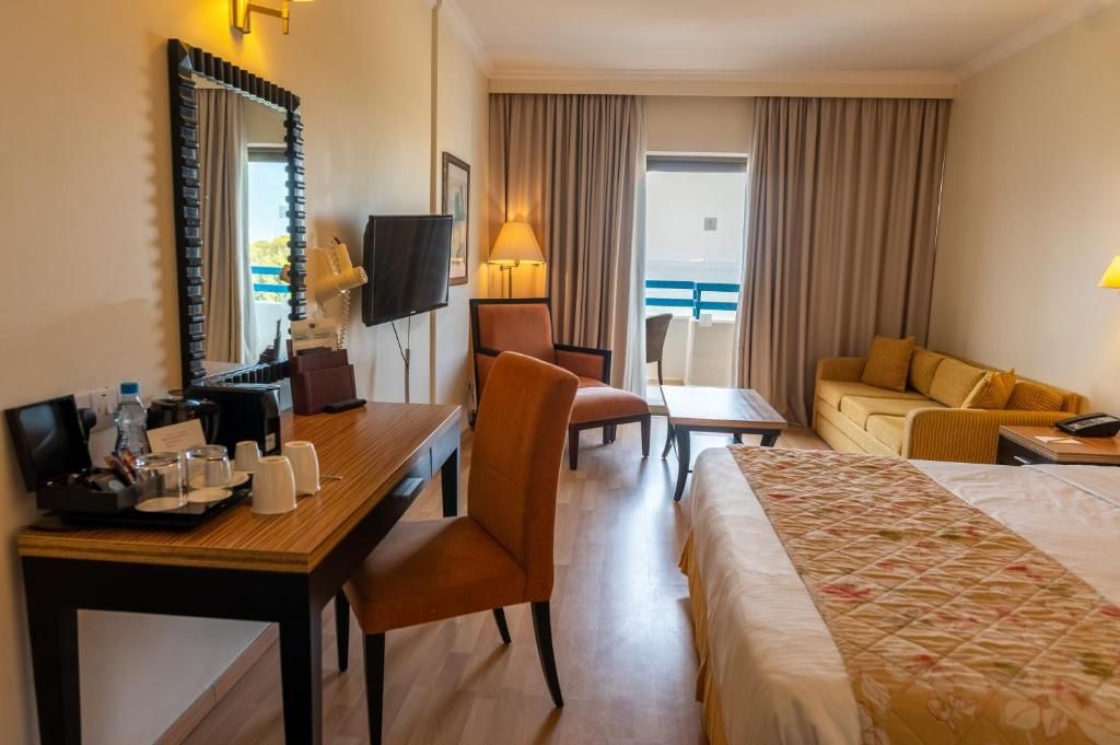 Elias Beach Hotel фото 25