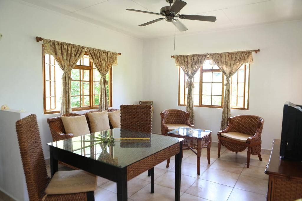 Le Surmer Self Catering Chalets фото 13