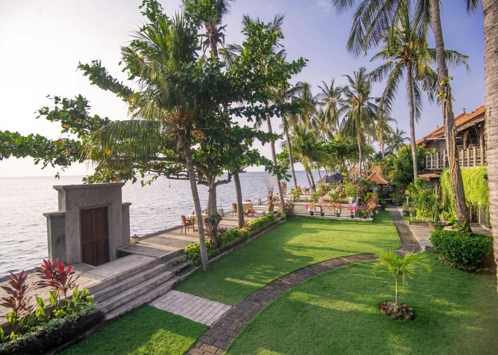 Nugraha Lovina Seaview Resort & Spa фото 24