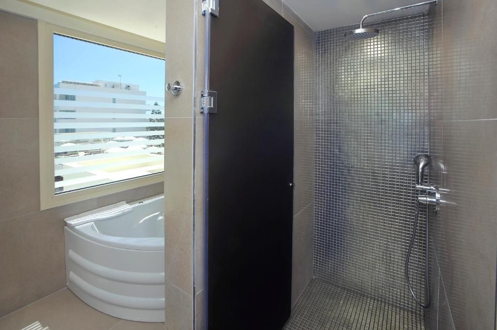 Nelia Beach Hotel фото 37