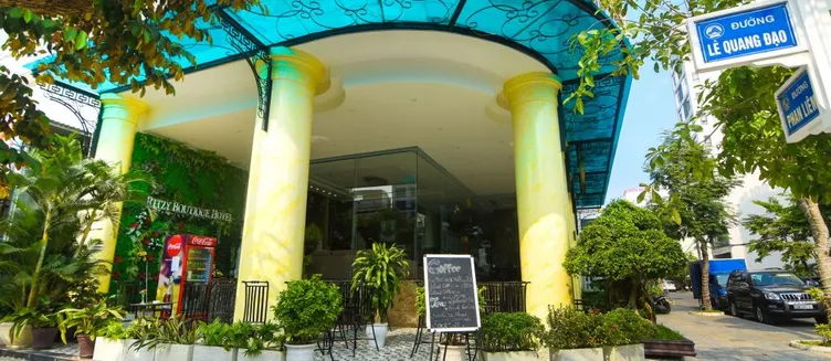 Фото отеля Ritzy Hotel