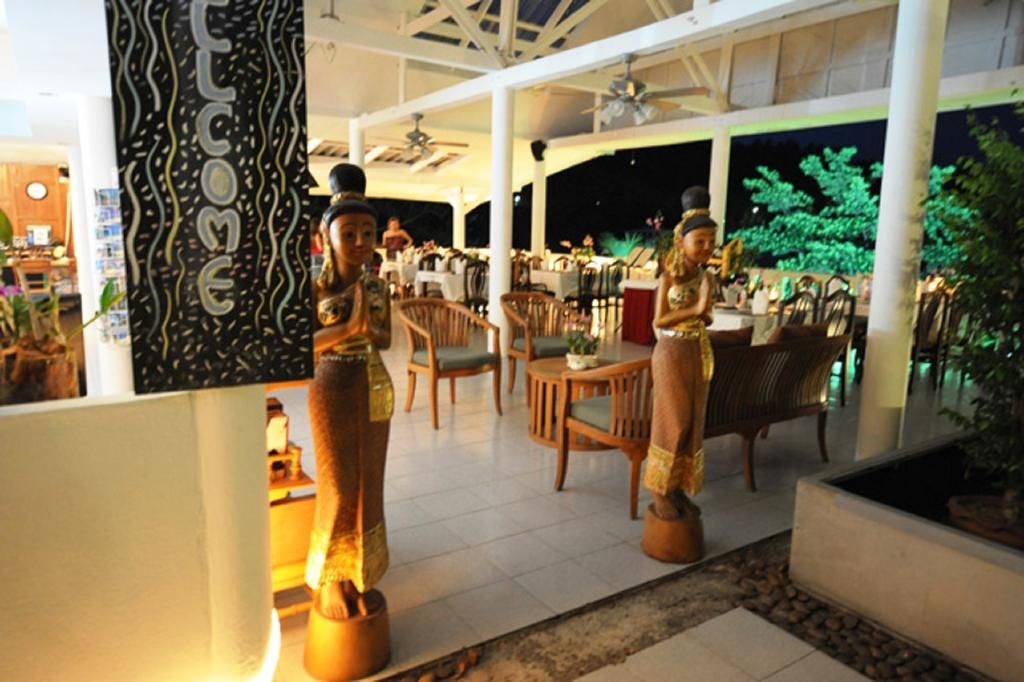 Karon Cliff Bungalows фото 14