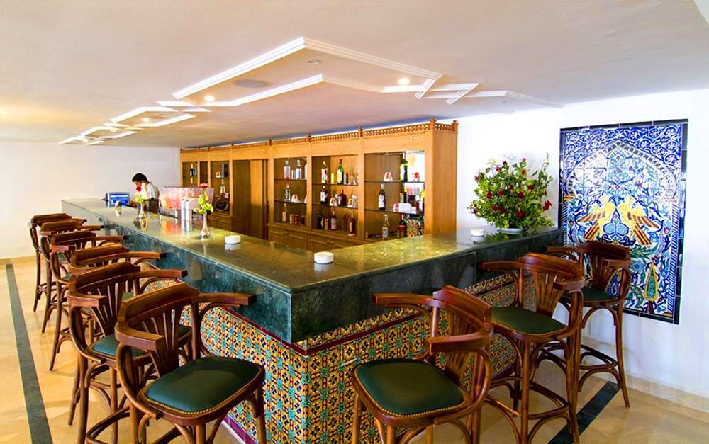 Bousten Long Beach Club фото 16