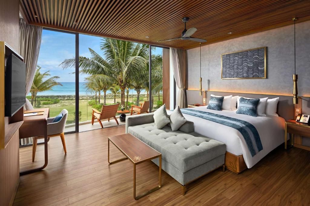 Wyndham Hoi An Royal Beachfront Resort & Villas фото 62