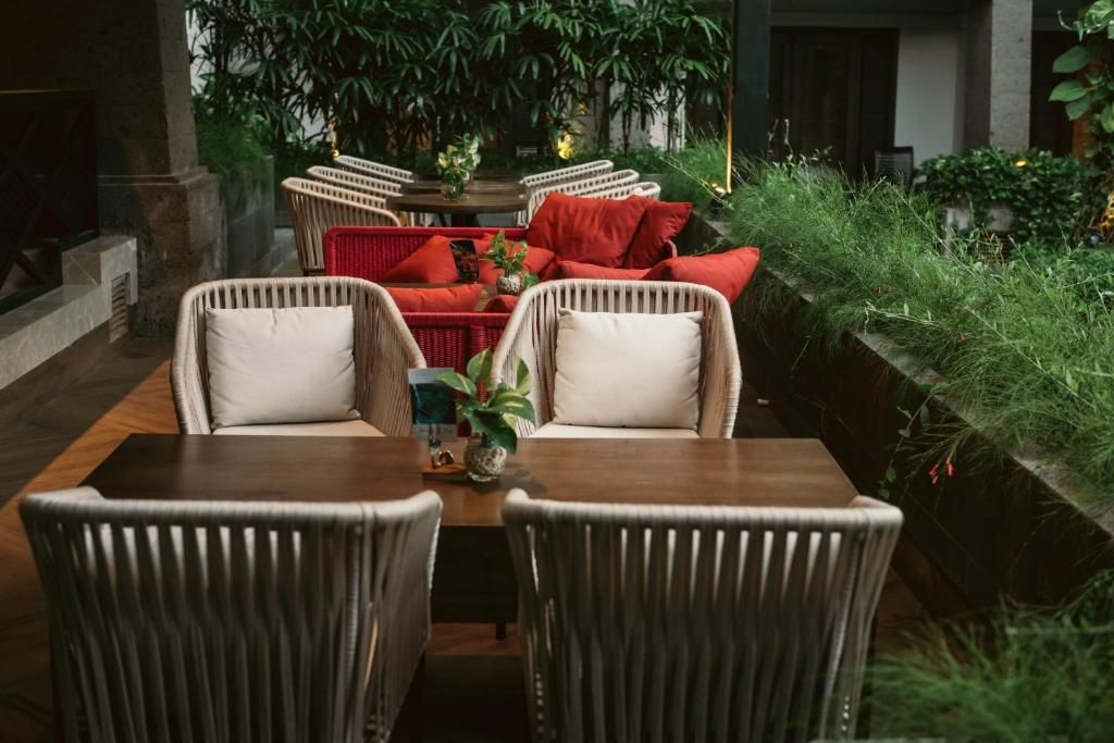 The Vira Bali Boutique Hotel & Suite фото 97