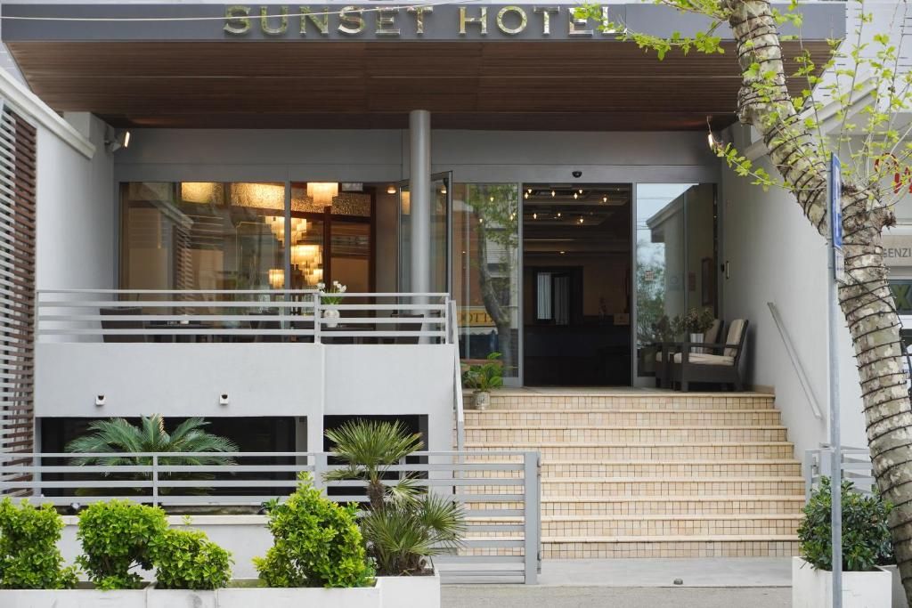 Sunset Hotel фото 2