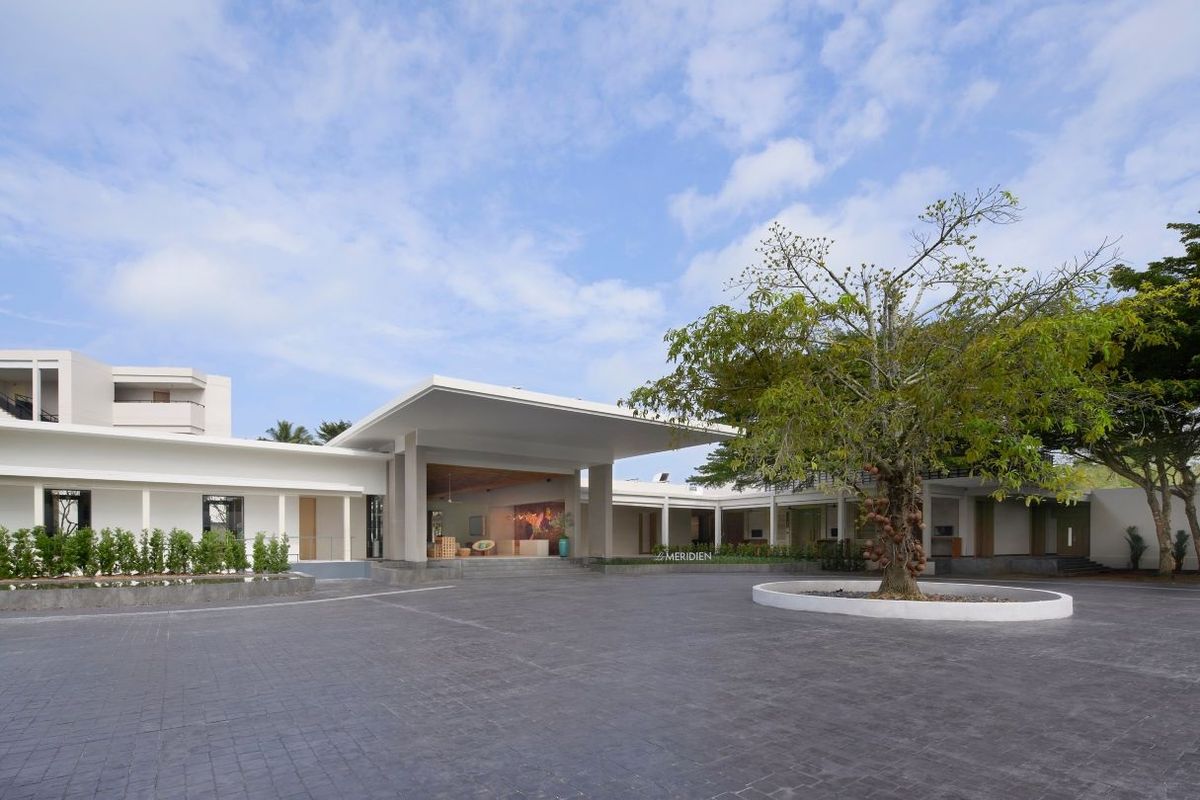 Le Meridien Phuket Mai Khao Beach Resort фото 24