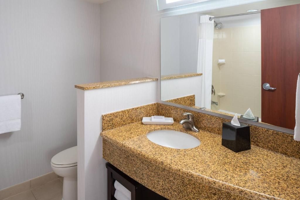 Courtyard by Marriott Miami Airport фото 11