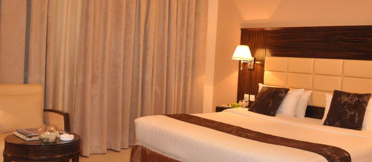 Фото отеля Fortune Royal Hotel