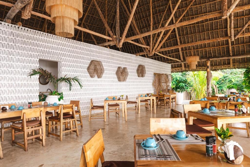 Zanbluu Beach Hotel фото 35