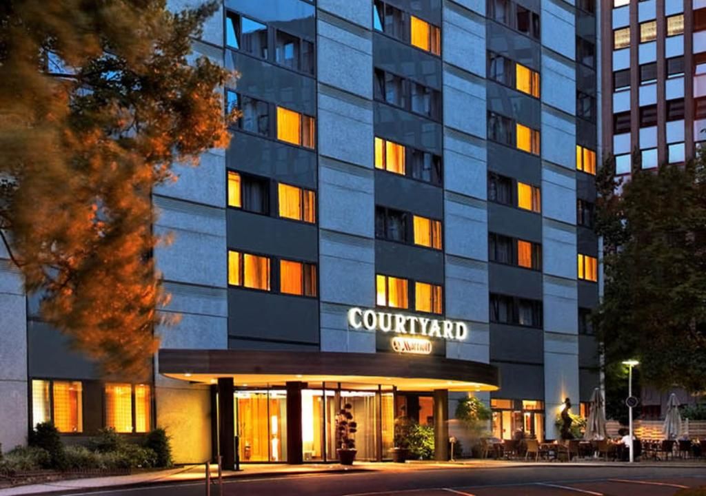 Courtyard Duesseldorf Seestern фото 38
