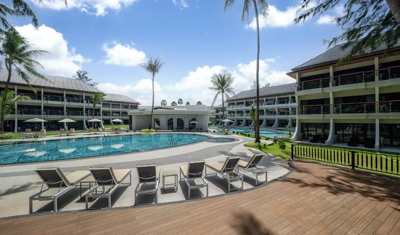 Amora Beach Resort Phuket фото 5
