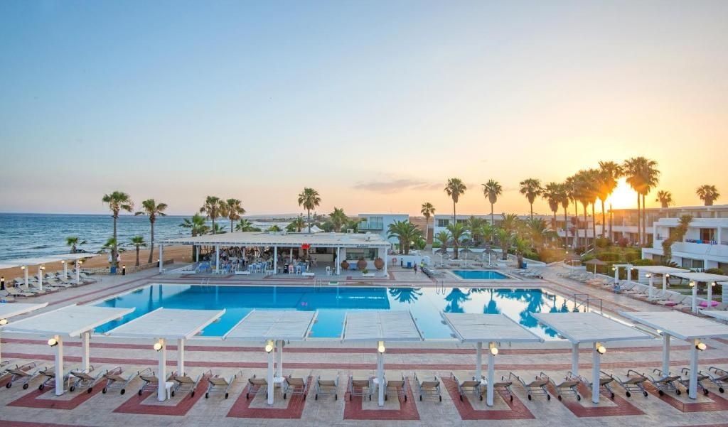 Dome Beach Hotel & Resort фото 14