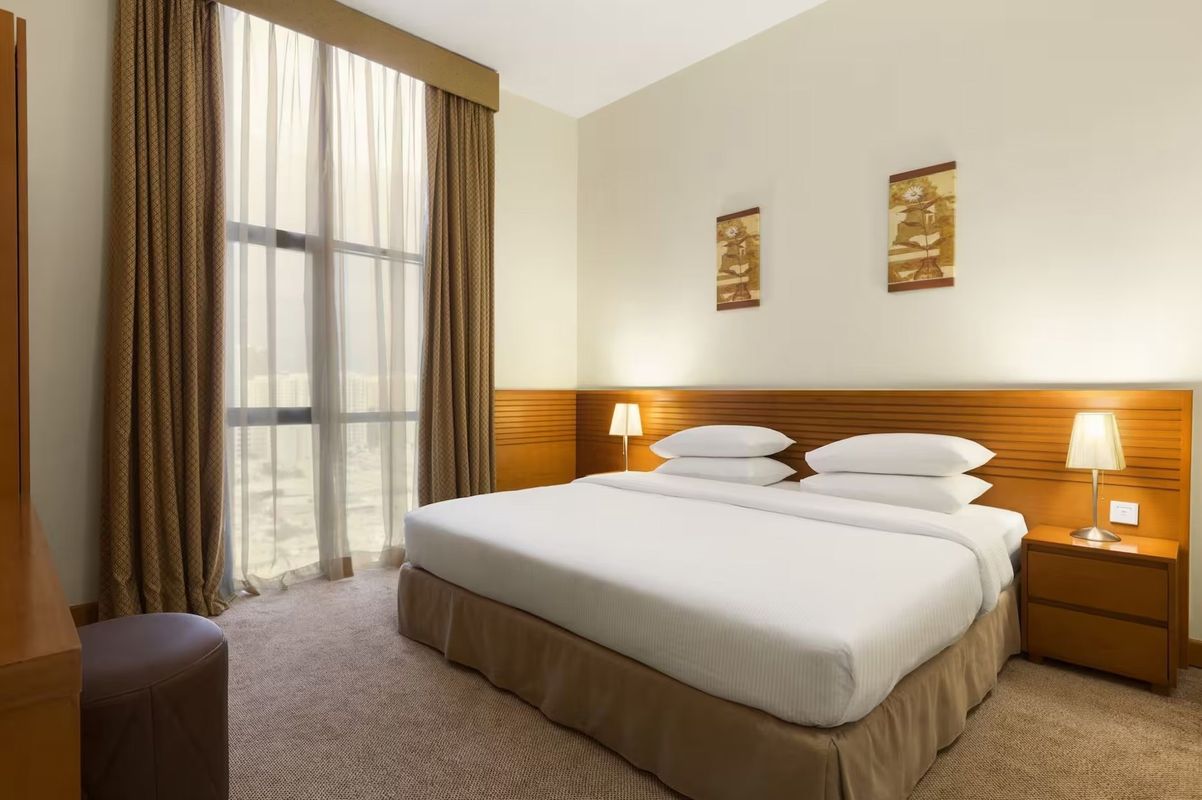 Ramada Hotel & Suites by Wyndham Ajman фото 1