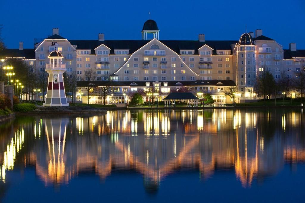 Hotel Disney's Newport Bay Club фото 29