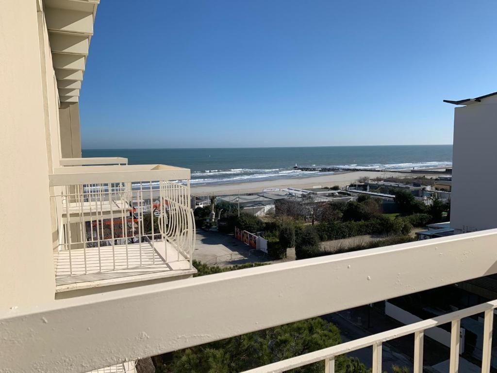 Riccione Beach Hotel фото 8