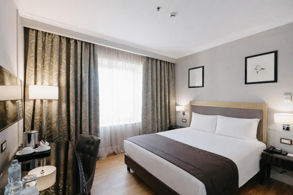Grand Hotel Yerevan фото 1