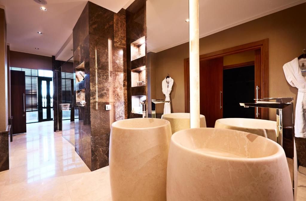 Renaissance Minsk Hotel by Marriott фото 30