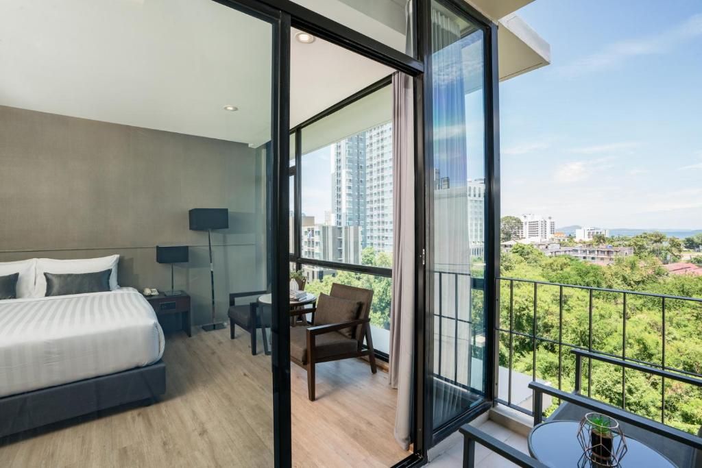 Altera Hotel and Residence фото 38