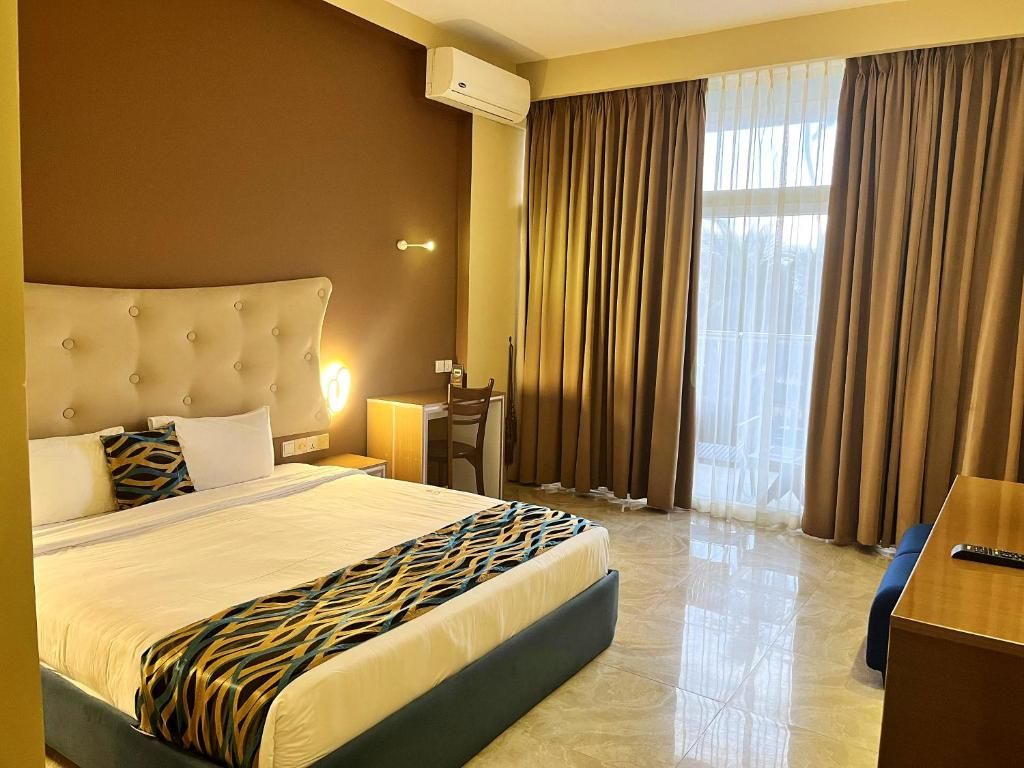 Aryana Queen Beach Resort фото 22